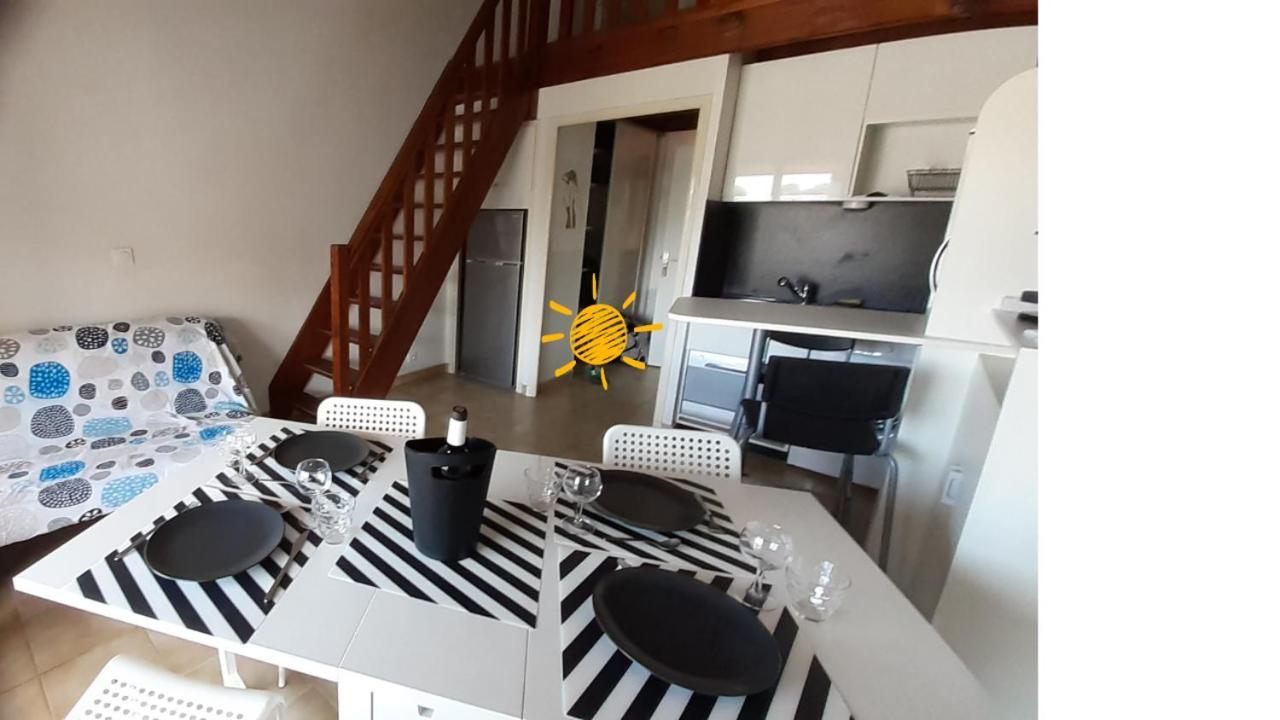 Appartement Terrasse Vue Mer, Plage Gorguette A 1 Minute A Pied, Wifi,Clim Parking Collectif Sanary-sur-Mer Exterior photo